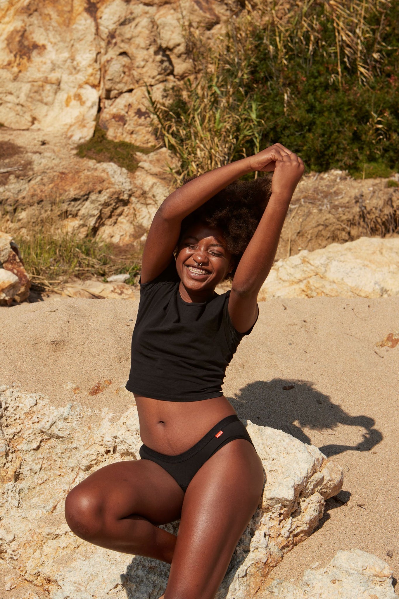 Ilovemyhoneypot X Wuka!  enjoy your period with no fear with these leakproof underpants! We have the best menstrual underwear out there! The best and most reliable period underwear out there! תחתוני מחזור הכי טובים ונוחים! women modeling period underwear on rocks