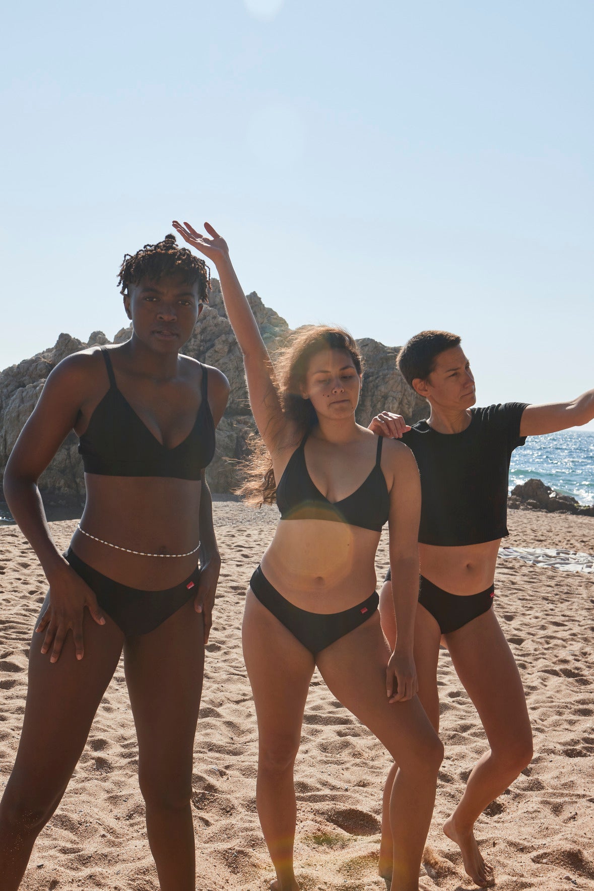 Ilovemyhoneypot X Wuka!  enjoy your period with no fear with these leakproof underpants! We have the best menstrual underwear out there! The best and most reliable period underwear out there! תחתוני מחזור הכי טובים ונוחים! 3 women modeling period underwear at the beach